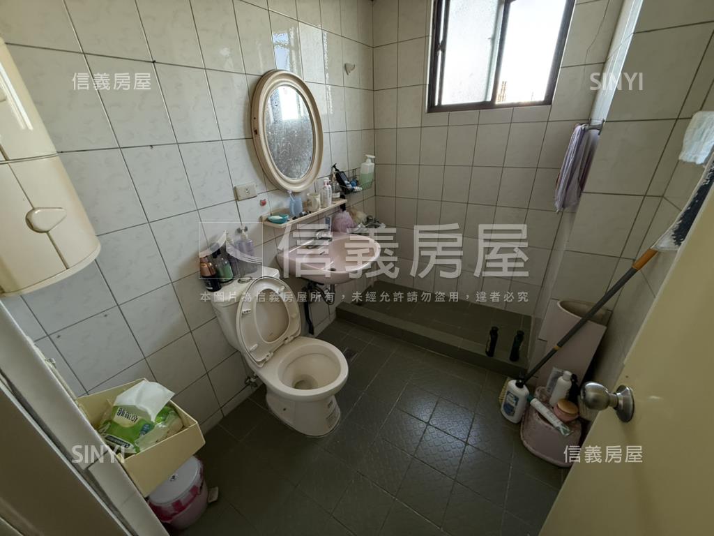 近公園電梯三房房屋室內格局與周邊環境