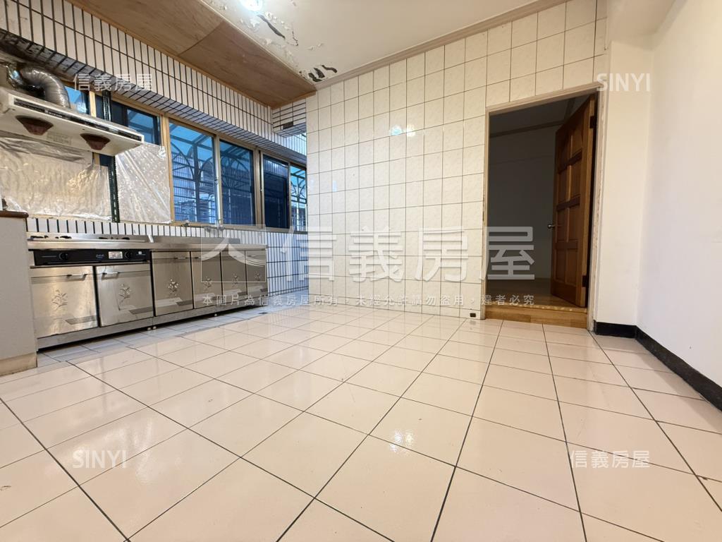 近公園電梯三房房屋室內格局與周邊環境