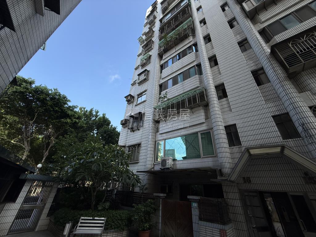 近公園電梯三房房屋室內格局與周邊環境