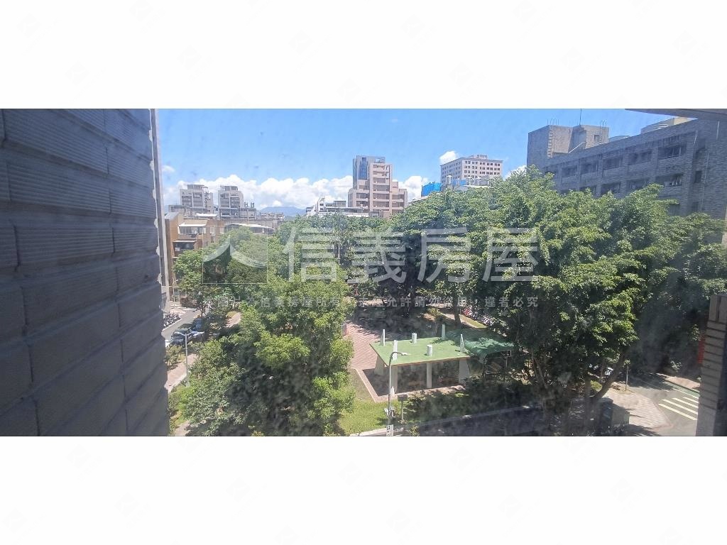 松江仰翠三房附坡平車位房屋室內格局與周邊環境
