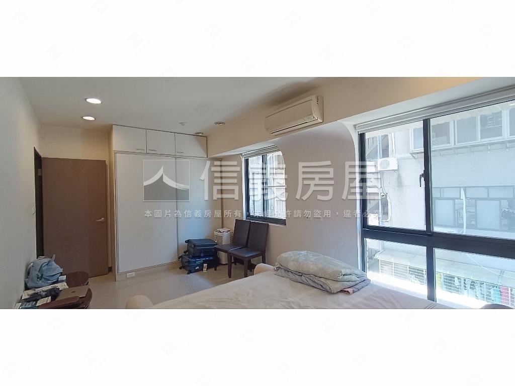 松江仰翠三房附坡平車位房屋室內格局與周邊環境