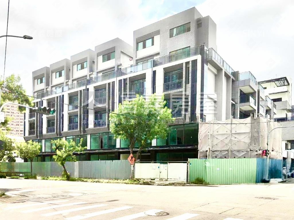 首席雲端七質感透天店墅房屋室內格局與周邊環境