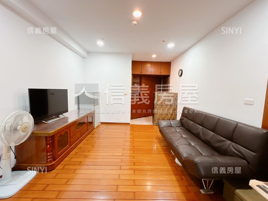 金世紀錄新婚首購套房房屋室內格局與周邊環境