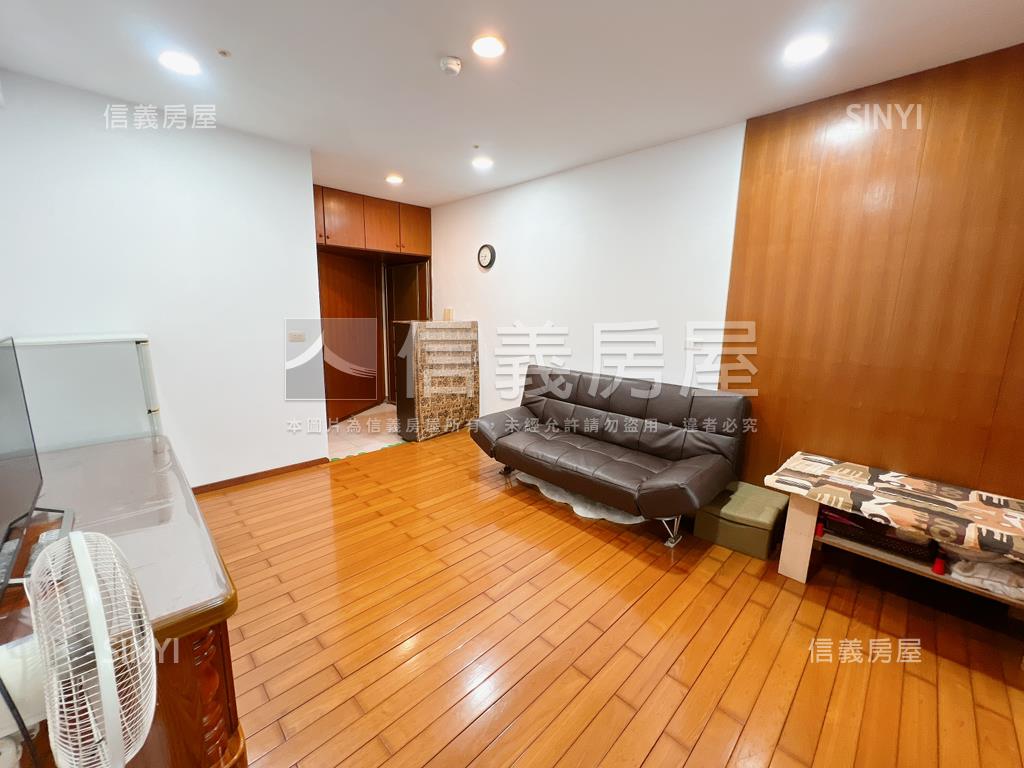 金世紀錄新婚首購套房房屋室內格局與周邊環境