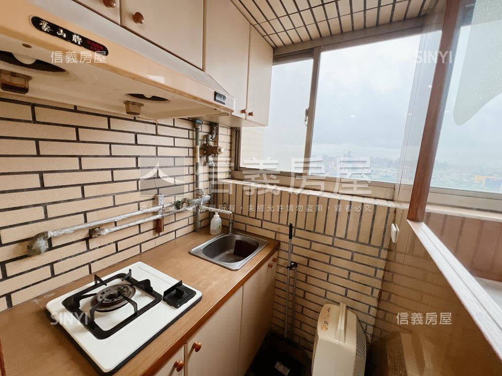 金世紀錄新婚首購套房房屋室內格局與周邊環境