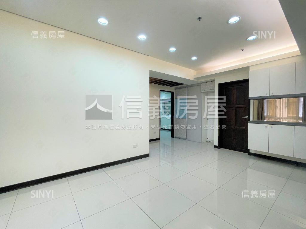 中壢。法國之星。三房車位房屋室內格局與周邊環境