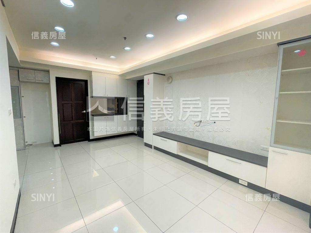 中壢。法國之星。三房車位房屋室內格局與周邊環境