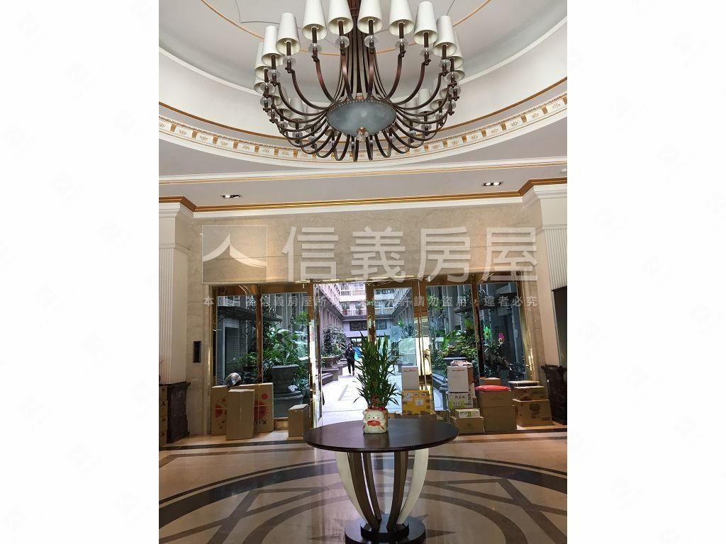 中壢。法國之星。三房車位房屋室內格局與周邊環境