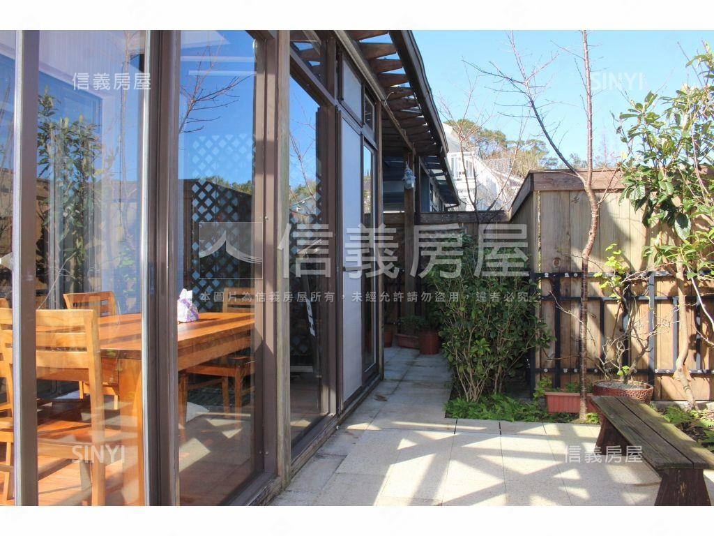 大台北華城特區庭院別墅房屋室內格局與周邊環境