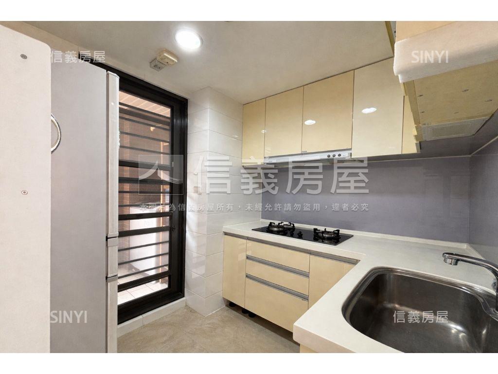 親家居禮次頂樓三房平車房屋室內格局與周邊環境