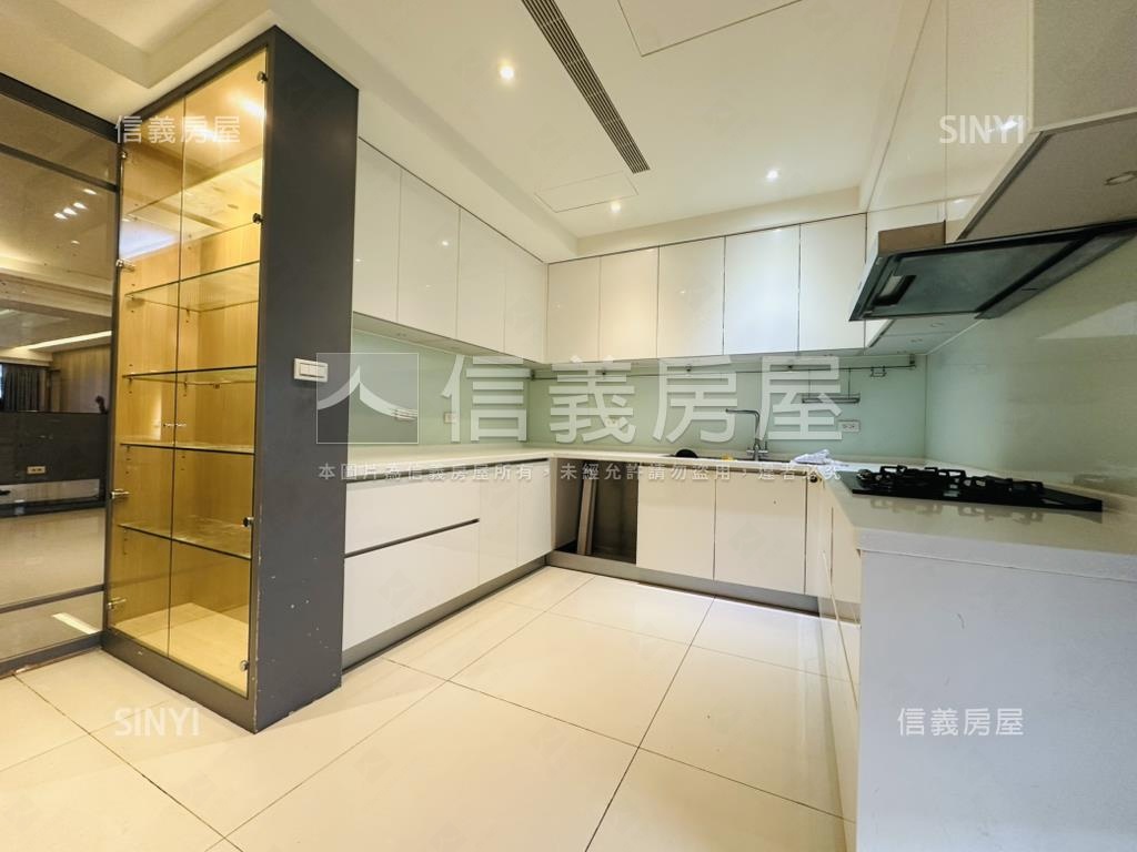 森詠，五房雙主臥豪邸房屋室內格局與周邊環境