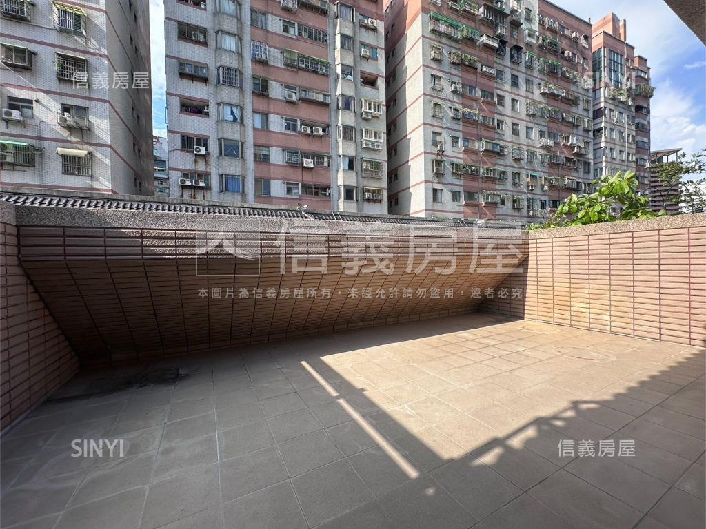 翡冷翠大器電梯透天房屋室內格局與周邊環境