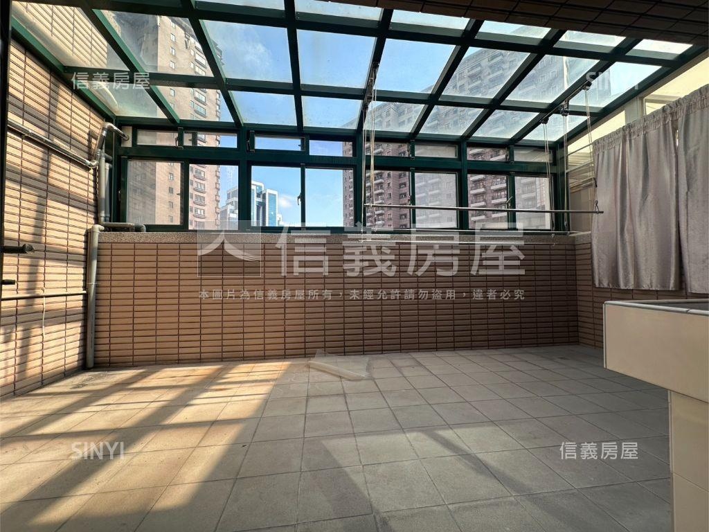 翡冷翠大器電梯透天房屋室內格局與周邊環境