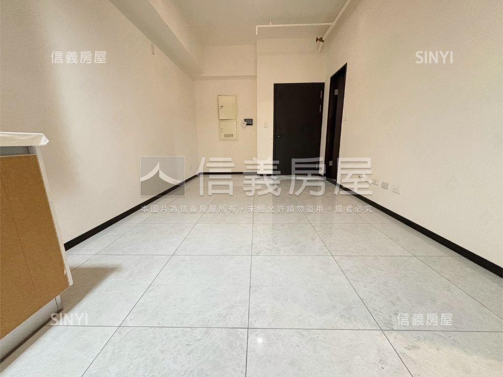 市區稀有釋出兩房車位房屋室內格局與周邊環境