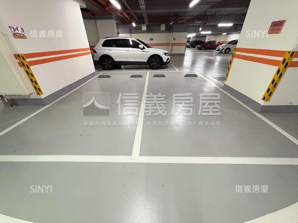市區稀有釋出兩房車位房屋室內格局與周邊環境