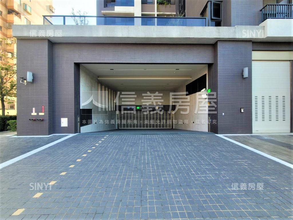 專任兩房附車位找我談就對房屋室內格局與周邊環境