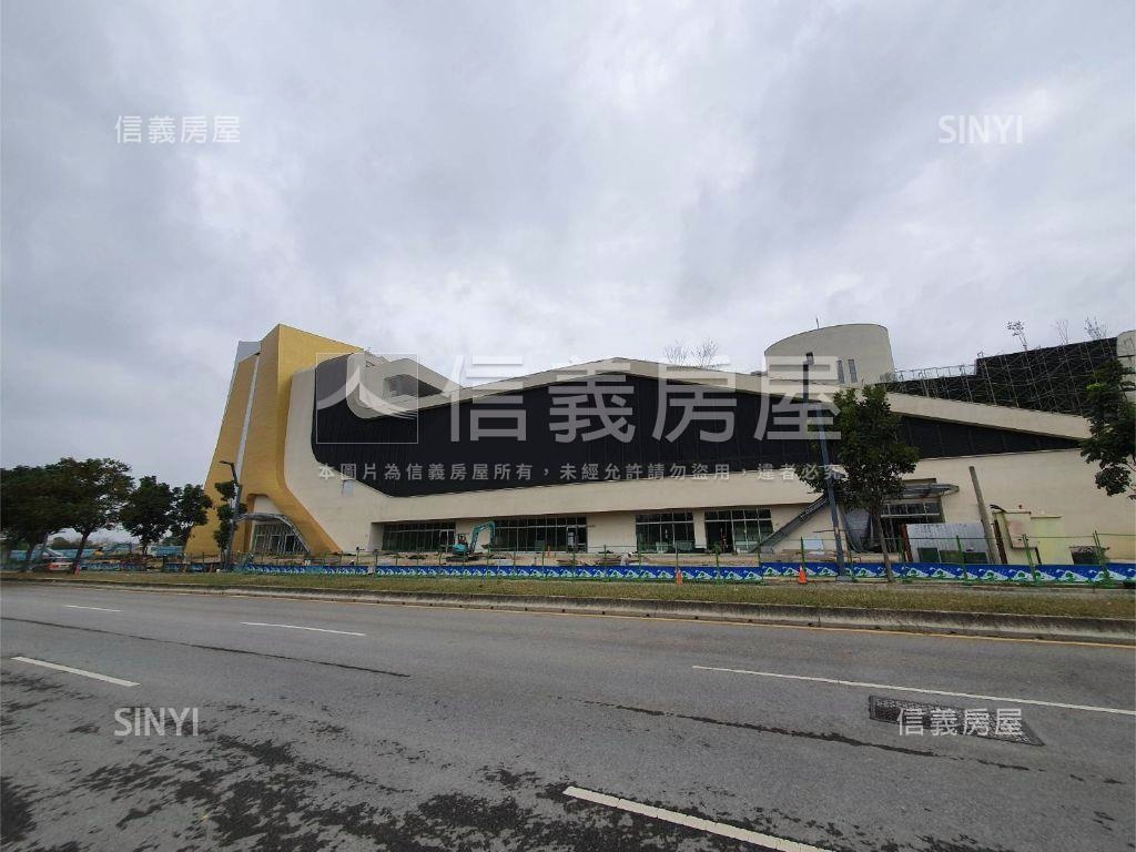 藝術廣場三房視野裝潢戶房屋室內格局與周邊環境