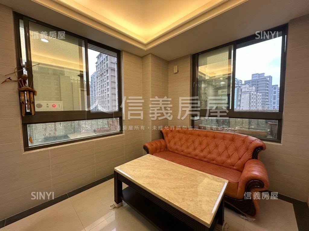 遠眺樹梢稀有華廈大戶房屋室內格局與周邊環境