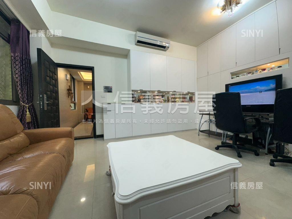 遠眺樹梢稀有華廈大戶房屋室內格局與周邊環境