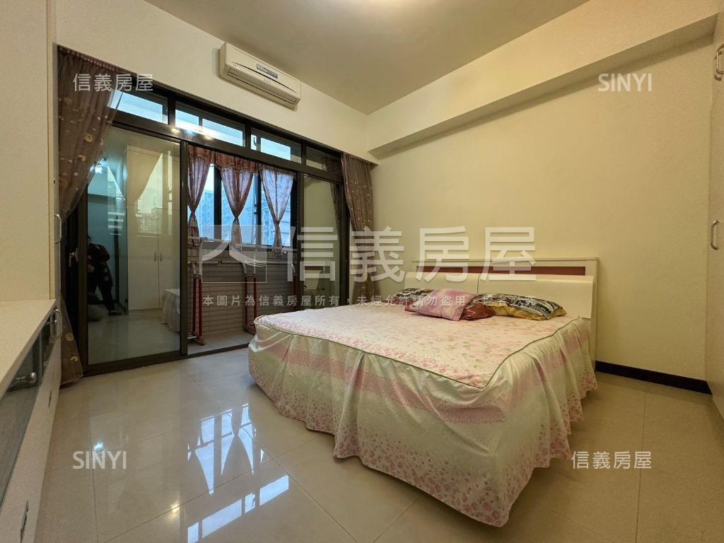 遠眺樹梢稀有華廈大戶房屋室內格局與周邊環境