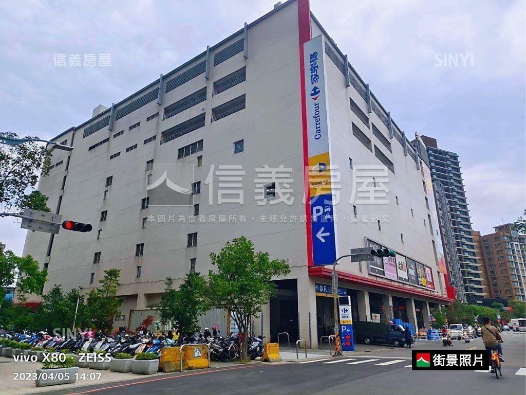 遠眺樹梢稀有華廈大戶房屋室內格局與周邊環境