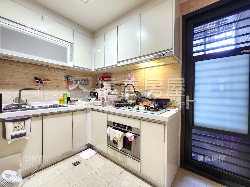 景安南華後棟三房車位房屋室內格局與周邊環境