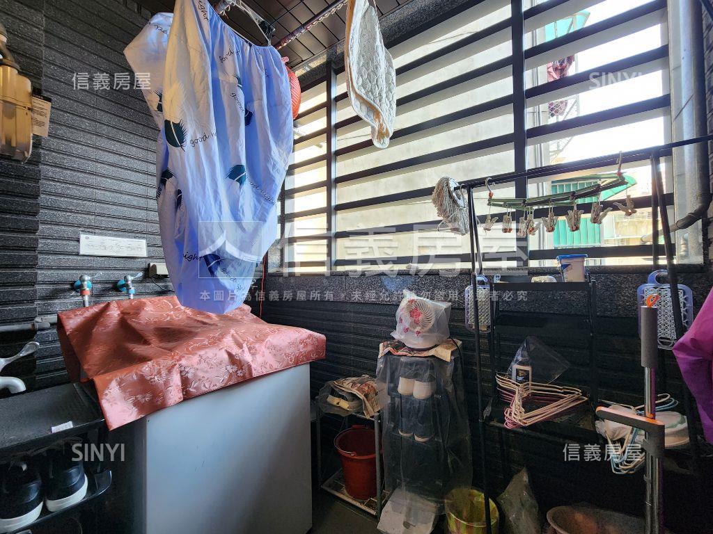 景安南華後棟三房車位房屋室內格局與周邊環境