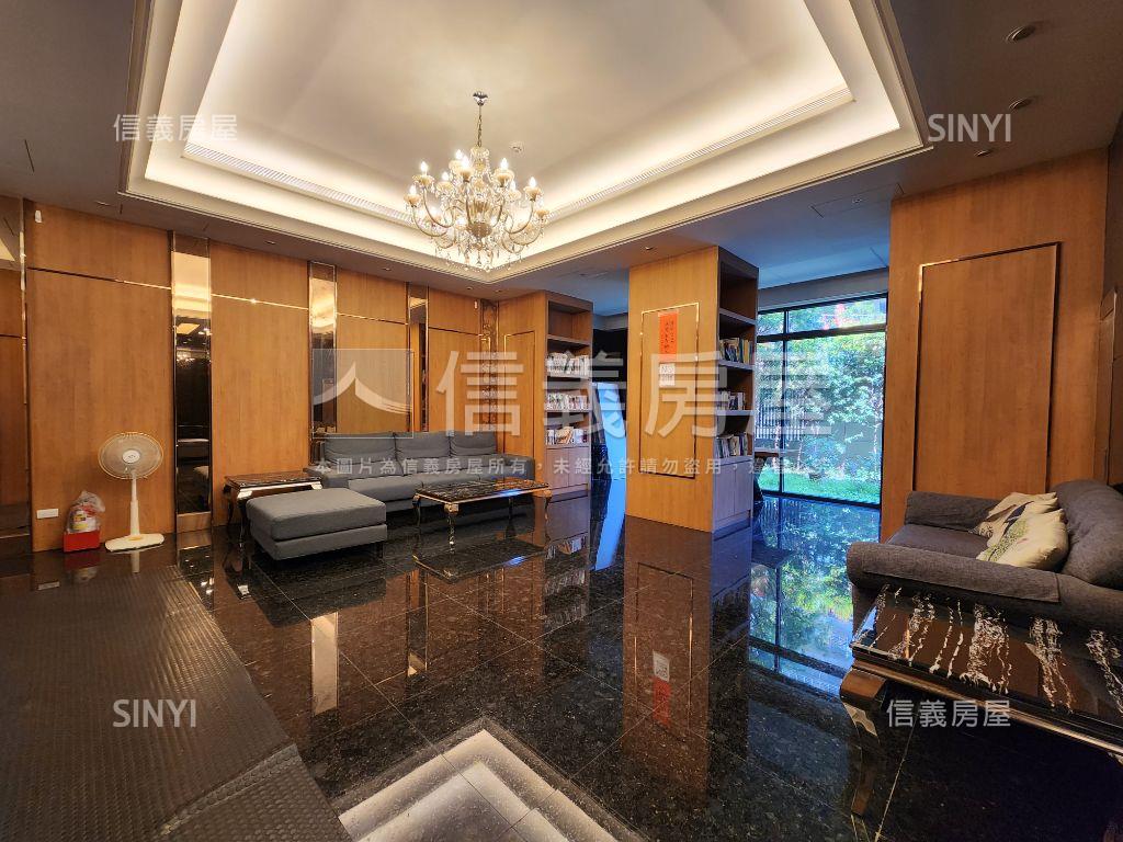 景安南華後棟三房車位房屋室內格局與周邊環境