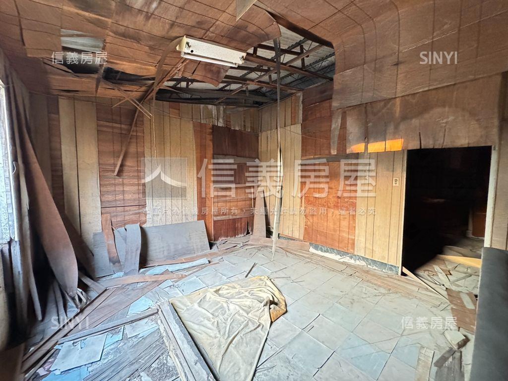 裕豐街靜巷懷舊透天房屋室內格局與周邊環境