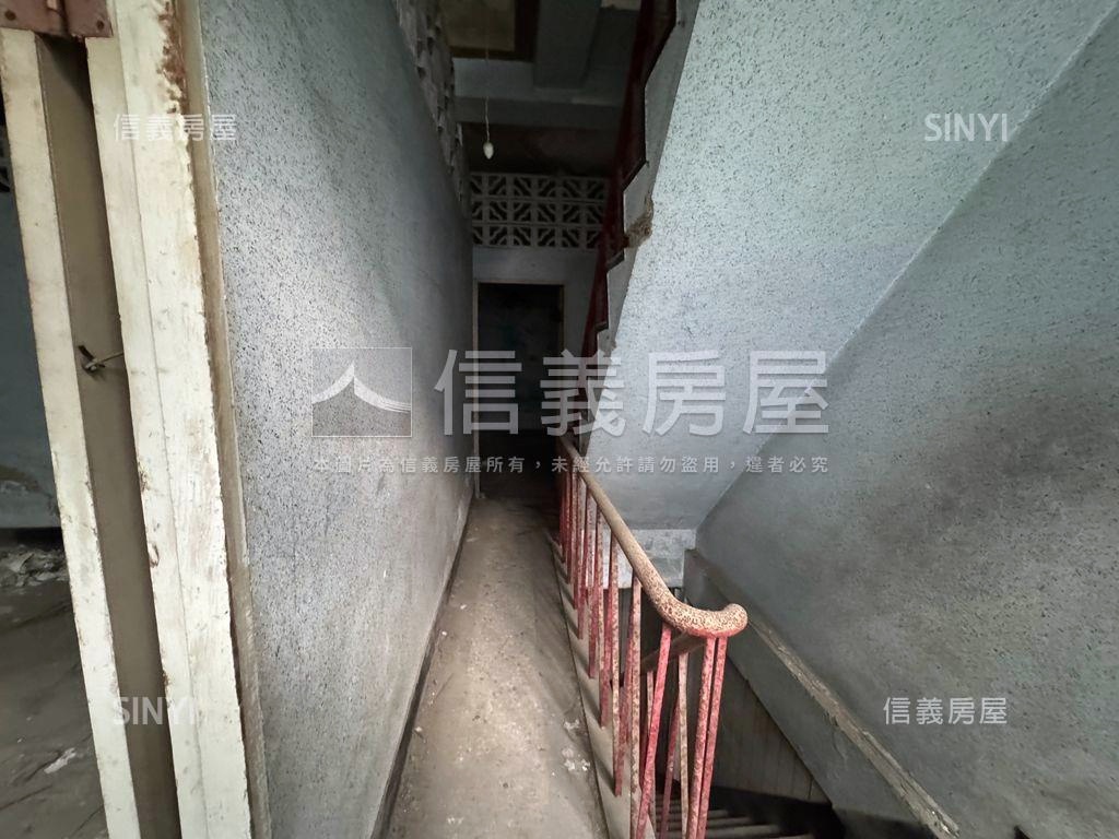 裕豐街靜巷懷舊透天房屋室內格局與周邊環境