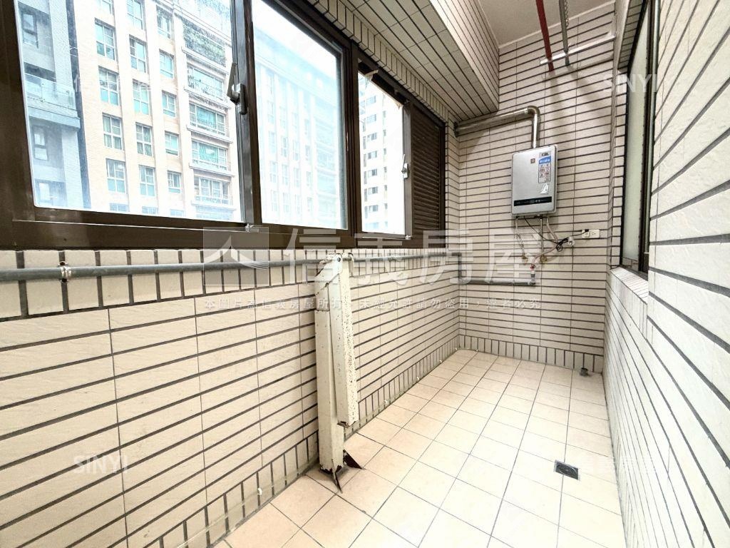 景秀８８溫馨三房車位房屋室內格局與周邊環境