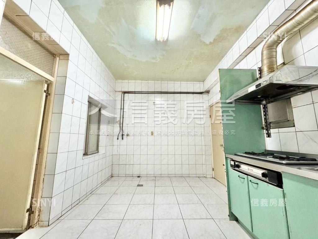 近奇美孝親成家透天房屋室內格局與周邊環境