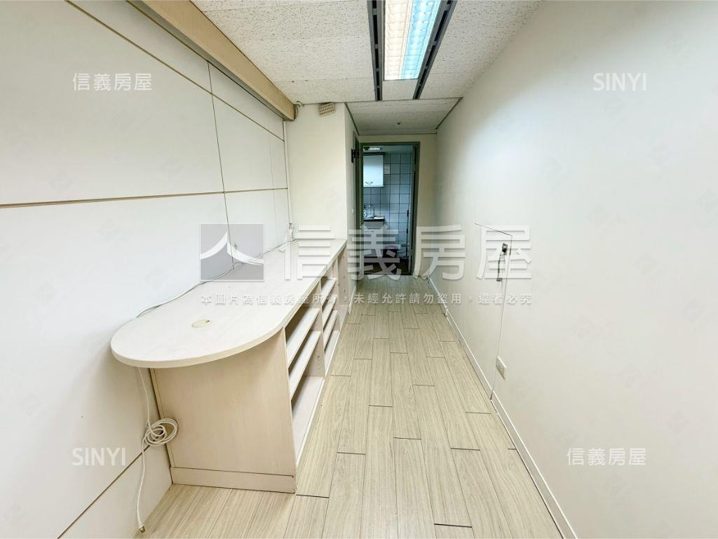 福爾摩莎雙捷運鋼骨住辦房屋室內格局與周邊環境