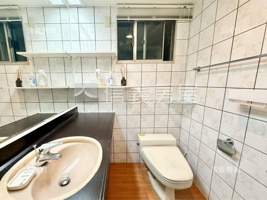 福爾摩莎雙捷運鋼骨住辦房屋室內格局與周邊環境