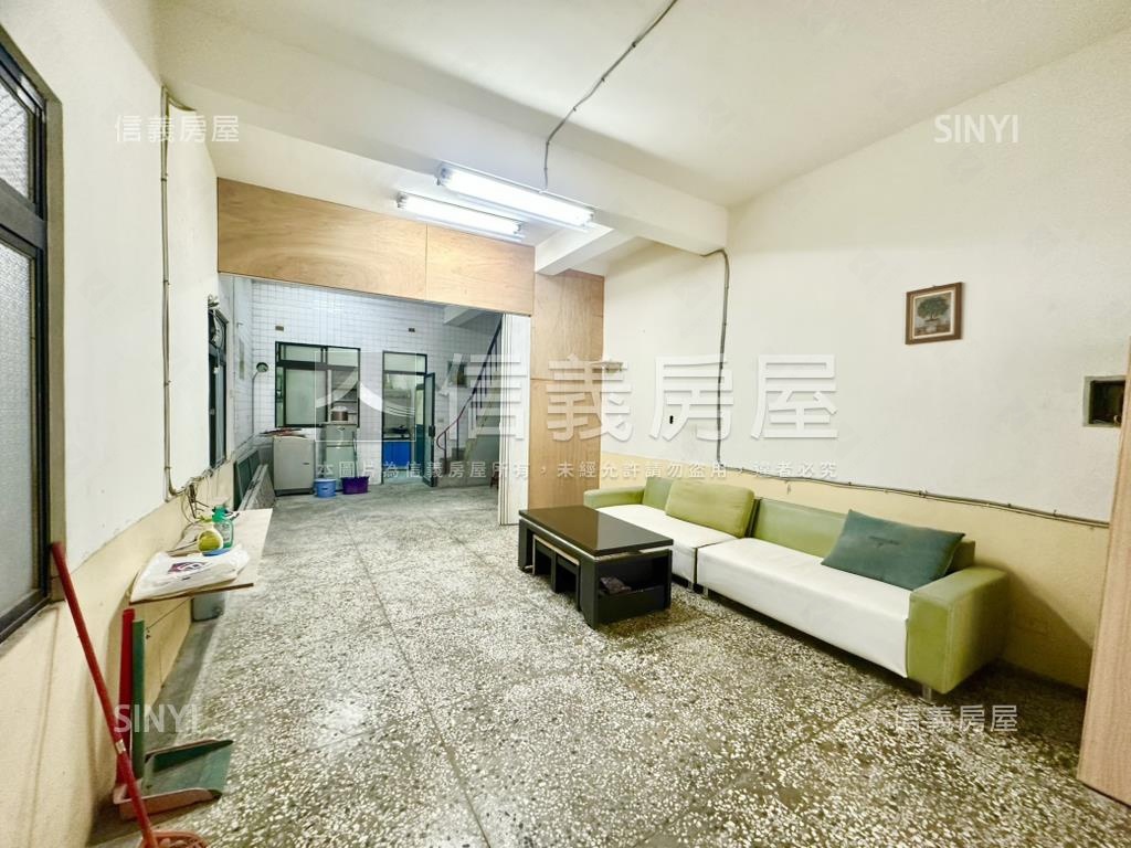 近中鋼，公寓１＋２樓店住房屋室內格局與周邊環境