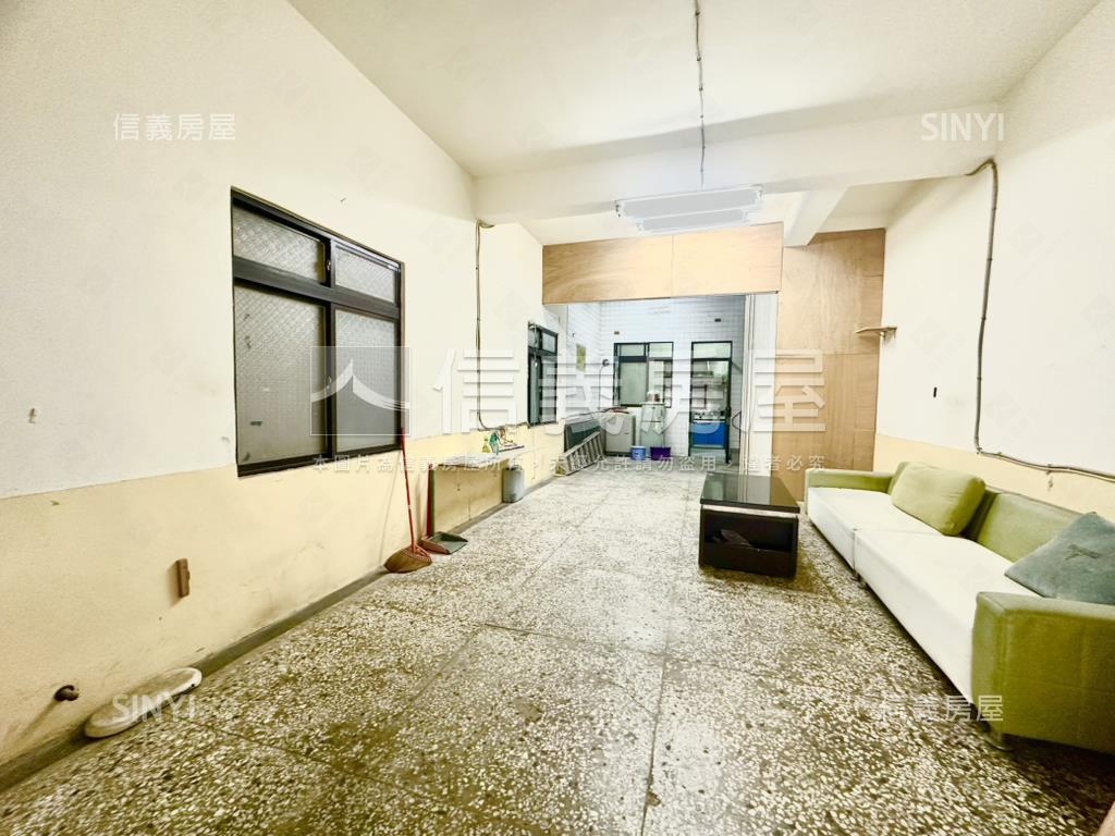 近中鋼，公寓１＋２樓店住房屋室內格局與周邊環境