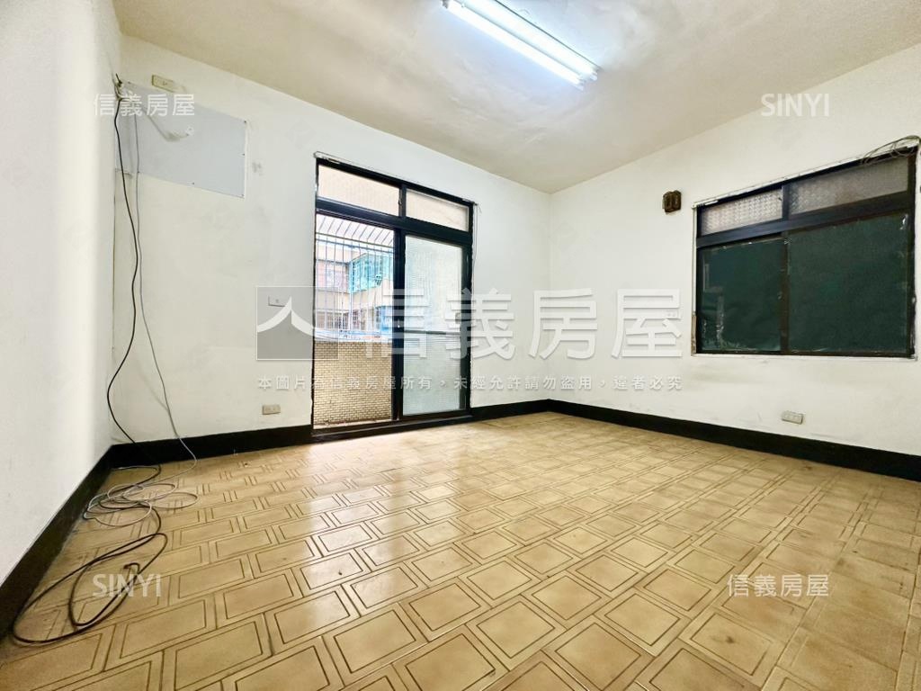 近中鋼，公寓１＋２樓店住房屋室內格局與周邊環境