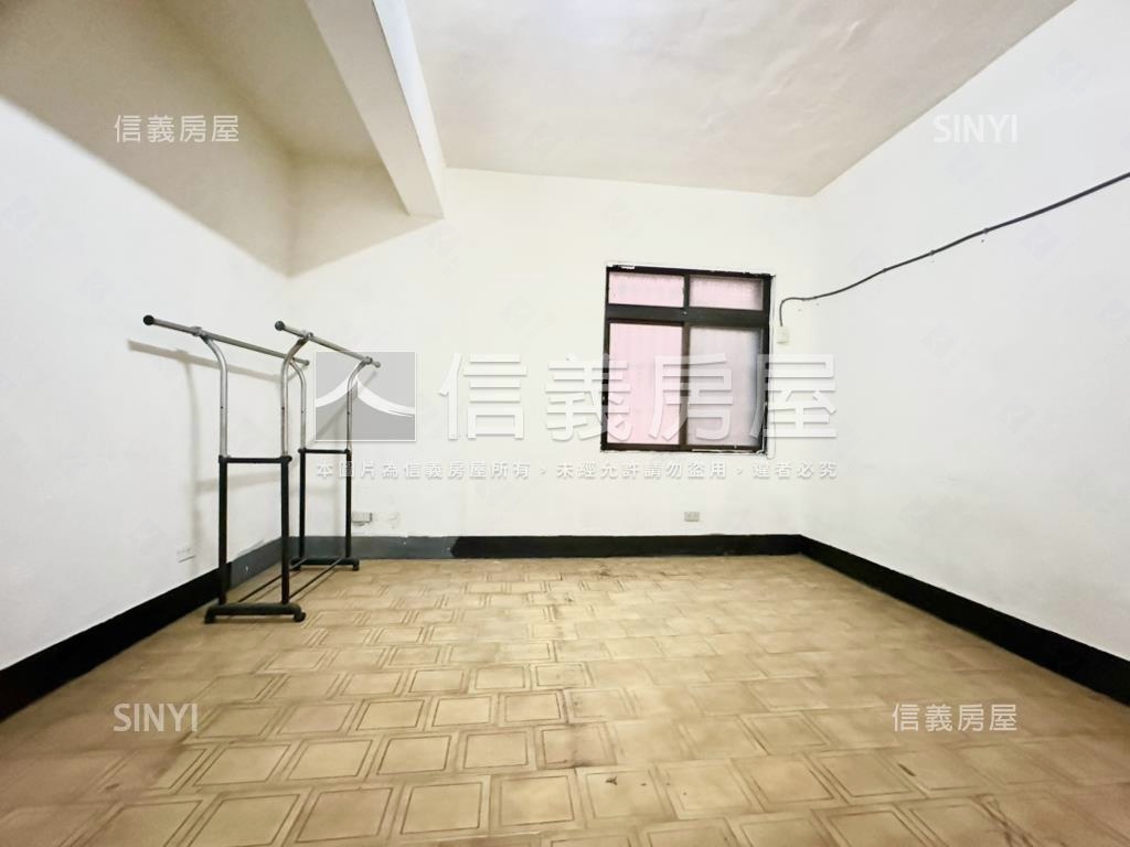 近中鋼，公寓１＋２樓店住房屋室內格局與周邊環境