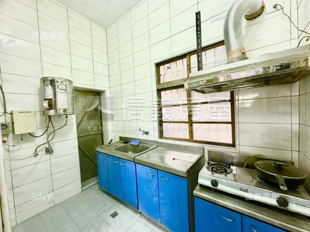 近中鋼，公寓１＋２樓店住房屋室內格局與周邊環境