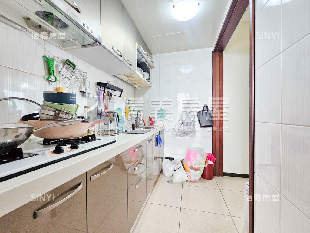 中壢高樓層免裝潢景觀戶房屋室內格局與周邊環境