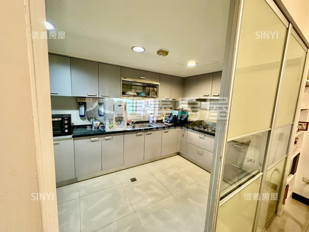 領航南路四段稀有社區別墅房屋室內格局與周邊環境