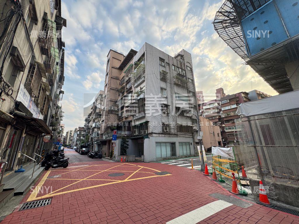 樂揚映白２房附坡平車位房屋室內格局與周邊環境