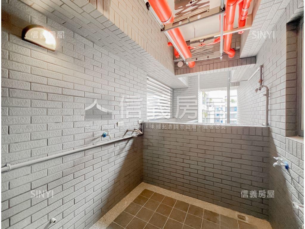 馥景莊園次頂樓三房雙車位房屋室內格局與周邊環境