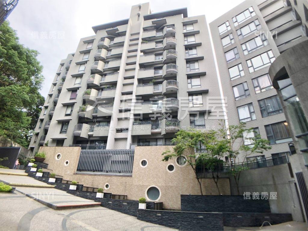 施華洛奇帝王樓層三房車位房屋室內格局與周邊環境