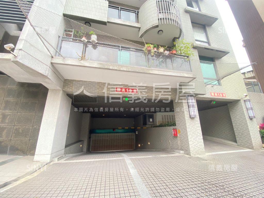 施華洛奇帝王樓層三房車位房屋室內格局與周邊環境