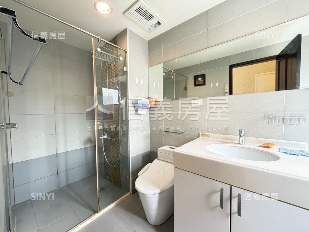 施華洛奇帝王樓層三房車位房屋室內格局與周邊環境