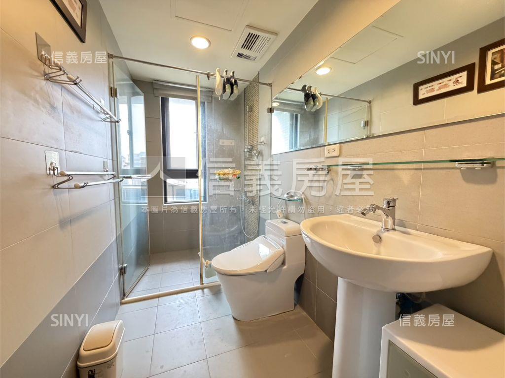 施華洛奇帝王樓層三房車位房屋室內格局與周邊環境