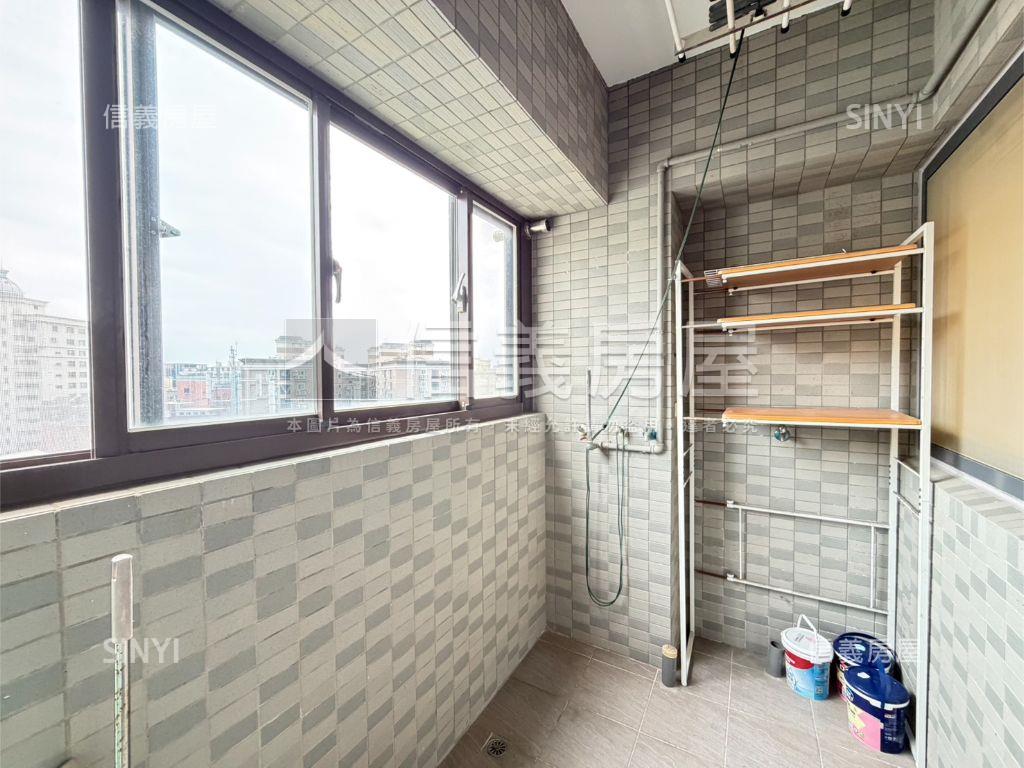 施華洛奇帝王樓層三房車位房屋室內格局與周邊環境