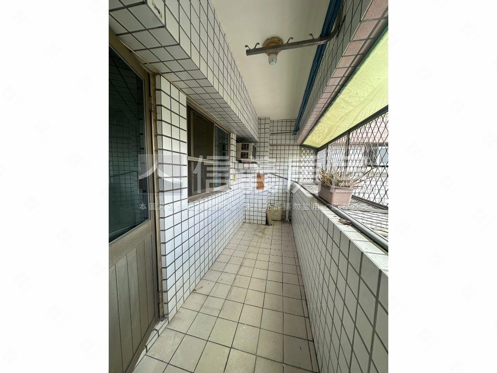 金鳳凰－景觀三房房屋室內格局與周邊環境