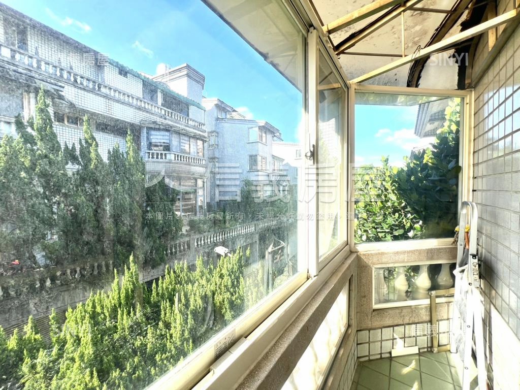 鳥語花香金石山莊房屋室內格局與周邊環境